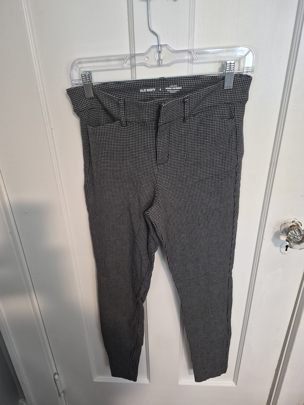 Old Navy Black & White Houndstooth Ankle Pants